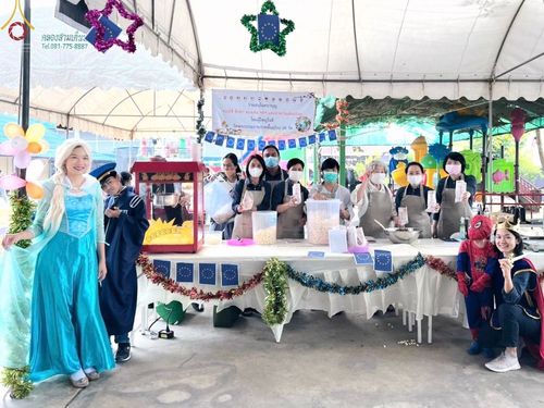 ภาพ No.71215:วัดพระธรรมกาย มูลนิธิธรรมกาย และคณะศิษยานุศิษย์ฯ ร่วมกับ อบต.คลองสาม และภาคีเครือข่ายฯ เปิดตัวสื่อนวัตกรรมพุทธประวัติผ่านแว่น VR สู่โลกเสมือนจริง - จัดแสดงนิทรรศการพลังความดี UG5 POWER เนื่องในงานวันเด็กแห่งชาติ ประจำปี พ.ศ.2566