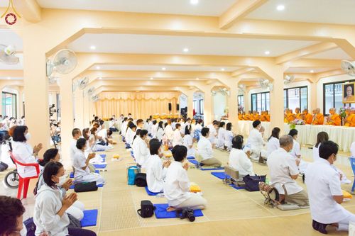 ภาพ No.73018:พิธีถวายภัตตาหารเป็นสังฆทาน แด่คณะพระธรรมยาตราฯ ในโครงการธรรมยาตรากตัญญูบูชา มหาปูชนียาจารย์ พระมงคลเทพมุนี(สด จนฺทสโร) พระผู้ปราบมาร อนุสรณ์สถาน 7 แห่ง ปีที่ 11 วันที่ 21 มกราคม พ.ศ. 2566