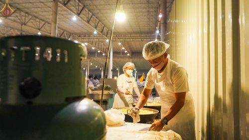 ภาพ No.75092:พิธีถวายภัตตาหารเป็นสังฆทาน แด่คณะพระธรรมยาตราฯ ในโครงการธรรมยาตรากตัญญูบูชา มหาปูชนียาจารย์ พระมงคลเทพมุนี(สด จนฺทสโร) พระผู้ปราบมาร อนุสรณ์สถาน 7 แห่ง ปีที่ 11 วันที่ 31 มกราคม พ.ศ. 2566