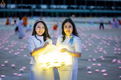 ภาพ No.345861:วันพฤหัสบดีที่ 27 สิงหาคม พ.ศ.2569 พิธีฉลองชัยสวดมนต์บทธัมมจักกัปปวัตตนสูตร 8,657,585,858 จบ ณ มหารัตนวิหารคด วัดพระธรรมกาย