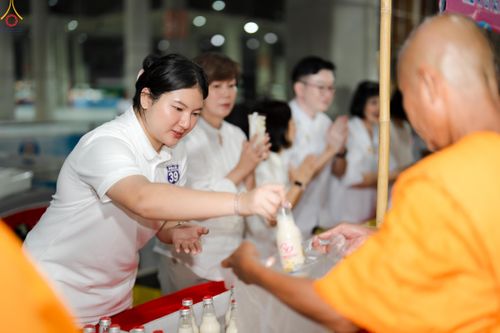 ภาพ No.308159:วันที่ 31 มกราคม พ.ศ. 2569 พิธีจุดประทีปธรรมถวายเป็นพุทธบูชา  และบูชาธรรมมหาปูชนียาจารย์ (ภาพชุดที่ 3) ณ วัดพระธรรมกาย ปทุมธานี ในโครงการธรรมยาตรา กตัญญูบูชา มหาปูชนียาจารย์ พระมงคลเทพมุนี(สด จนฺทสโร) พระผู้ปราบมาร อนุสรณ์สถาน 7 แห่ง ปีที่ 14