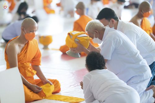 ภาพ No.44414:ประมวลภาพพิธีบรรพชา และพิธีถวายบาตร โครงการบวชภาคฤดูร้อน พ.ศ. 2565