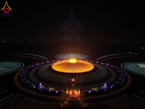 ภาพ No.307254:วันที่ 31 มกราคม พ.ศ. 2569  พิธีจุดประทีปธรรมถวายเป็นพุทธบูชา  และบูชาธรรมมหาปูชนียาจารย์ (ภาพชุดที่ 1) ณ วัดพระธรรมกาย ปทุมธานี ในโครงการธรรมยาตรา กตัญญูบูชา มหาปูชนียาจารย์ พระมงคลเทพมุนี(สด จนฺทสโร) พระผู้ปราบมาร อนุสรณ์สถาน 7 แห่ง ปีที่ 14