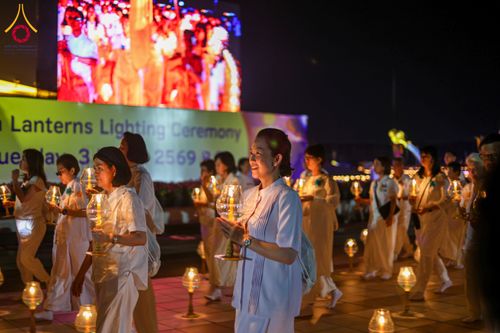 ภาพ No.312332:วันอังคารที่ 3 มีนาคม พ.ศ.2569 พิธีเวียนประทักษิณและจุดมาฆประทีป (ภาพชุดที่ 2) ณ ลานธรรมพระมหาธรรมกายเจดีย์ วัดพระธรรมกาย