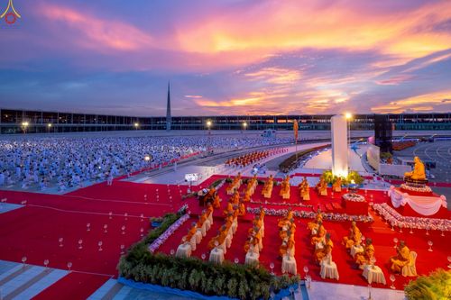 ภาพ No.253067:วันที่ 10 ตุลาคม พ.ศ. 2568 พิธีปลูกต้นทรัพย์บานชื่น ณ ลานธรรม วัดพระธรรมกาย