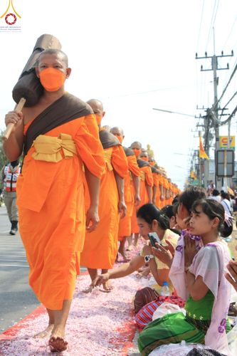 ภาพ No.120189:พิธีต้อนรับพระธรรมยาตรา ในโครงการธรรมยาตรา กตัญญูบูชา มหาปูชนียาจารย์ พระมงคลเทพมุนี(สด จนฺทสโร) พระผู้ปราบมาร อนุสรณ์สถาน 7 แห่ง ปีที่ 12 วันที่ 28 มกราคม พ.ศ. 2567 ณ วัดพระธรรมกาย จ.ปทุมธานี