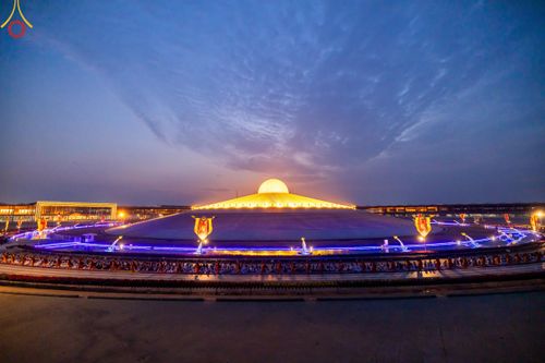 ภาพ No.120487:พิธีต้อนรับพระธรรมยาตรา ในโครงการธรรมยาตรา กตัญญูบูชา มหาปูชนียาจารย์ พระมงคลเทพมุนี(สด จนฺทสโร) พระผู้ปราบมาร อนุสรณ์สถาน 7 แห่ง ปีที่ 12 วันที่ 28 มกราคม พ.ศ. 2567 ณ วัดพระธรรมกาย จ.ปทุมธานี (ชุดที่ 2)