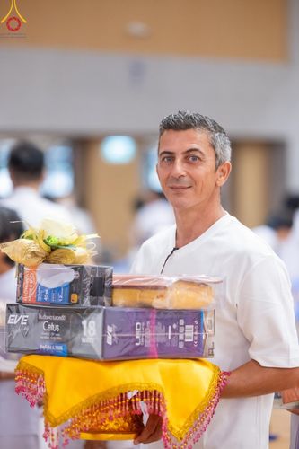 ภาพ No.145409:พิธีถวายผ้าอาบน้ำฝนและประทีปโคมไฟ ณ สภาธรรมกายสากล วัดพระธรรมกาย วันเสาร์ที่ 20 กรกฎาคม พ.ศ. 2567