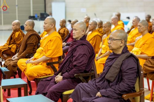 ภาพ No.207407:พิธีตักบาตร และปฏิบัติธรรมช่วงสาย ในวันมาฆบูชา วันพุธที่ 12 กุมภาพันธ์ พ.ศ. 2568 ณ วัดพระธรรมกาย จังหวัดปทุมธานี