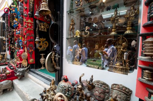 ภาพ No.129885:พิธีตัดปอยผมและแห่นาคธรรมทายาท ในโครงการบรรพชา 1,250 รูป ณ แดนประสูติ สวนลุมพินี ประเทศเนปาล วันที่ 2 มีนาคม พ.ศ. 2567