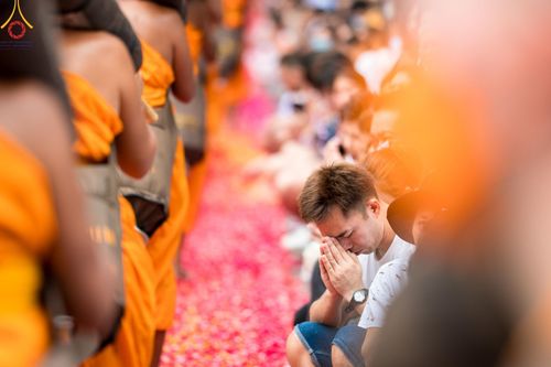 ภาพ No.128371:พิธีอัญเชิญพระบรมสารีริกธาตุ " ใจกลางเมืองนครหาดใหญ่ " เพื่อประดิษฐาน ณ มหารัตนเจดีย์สิริปทุมสวรรค์ (เจดีย์อริยพุทธะ 5 พระองค์) ศูนย์ปฏิบัติธรรมภาคใต้ อ.บางกล่ำ จ.สงขลา  วันที่ 9 มีนาคม พ.ศ.2567 (ชุดที่ 1)