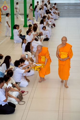 ภาพ No.244957:วันเสาร์ที่ 6 กันยายน พ.ศ. 2568 พิธีถวายบาตร บรรพชา อุปสมบทของนาคธรรมทายาท โครงการอุปสมบทหมู่บูชาธรรมครบรอบ 108 ปี  วันครูผู้ค้นพบวิชชาธรรมกาย ณ โบสถ์พระไตรปิฎก วัดพระธรรมกาย