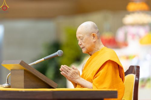 ภาพ No.167876:พิธีทอดกฐิน และ พิธีกรานกฐิน ในวันอาทิตย์ที่ 3 พฤศจิกายน พ.ศ. 2567 ณ วัดพระธรรมกาย จ.ปทุมธานี