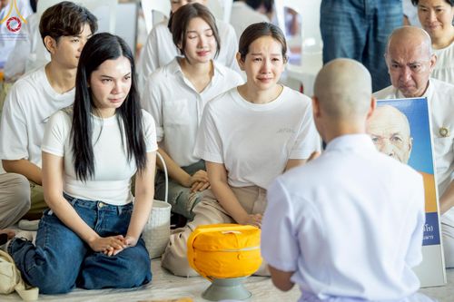 ภาพ No.215125:วันเสาร์ที่ 5 เมษายน พ.ศ. 2568 พิธีเวียนประทักษิณรอบพระมหาธรรมกายเจดีย์  พิธีวันทาเจดีย์ พิธีขอขมาและมอบผ้าไตร ในโครงการบรรพชาสามเณรฟื้นฟูพระพุทธศาสนาทั่วไทย , โครงการหน่อแก้วเปรียญธรรม รุ่นที่ 13 ,  โครงการสามเณรยุวธรรมทายาท รุ่นที่ 33 , โครงการสามเณรมั