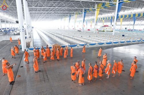 ภาพ No.61516:V.36 ทุ่มเทเพื่อพ่อ 80 ปี ภาพการเตรียมงานของหน่วยงานต่างๆ เพื่อพิธีฉลองอายุวัฒนมงคล 80 ปี หลวงพ่อธัมมชโย และรับถวายมหาสังฆทาน 10,000 กว่าวัดทั่วประเทศ ในวันคุ้มครองโลก จันทร์ที่ 22 เมษายน พ.ศ.2567