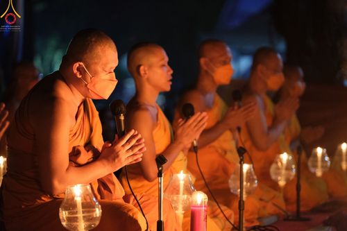 ภาพ No.46583:พิธีจุดโคมวิสาขประทีป วันวิสาขบูชา พ.ศ. 2565 ณ ประเทศอินโดนีเซีย