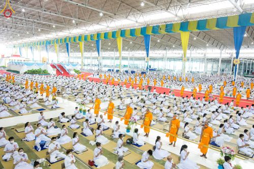 ภาพ No.52507:ประมวลภาพวันคล้ายวันเกิดครบรอบ 138 ปี พระมงคลเทพมุนี (สด จนฺทสโร) พระผู้ปราบมาร ชุดที่ 1