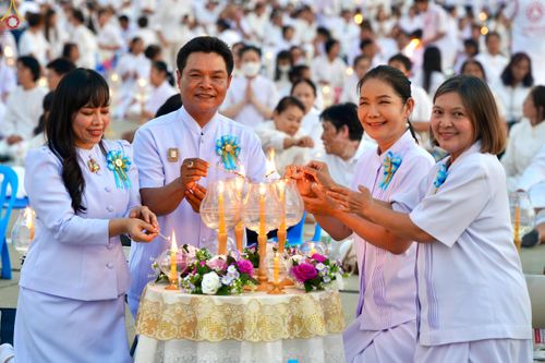 ภาพ No.307628:วันที่ 31 มกราคม พ.ศ. 2569 พิธีจุดประทีปธรรมถวายเป็นพุทธบูชา  และบูชาธรรมมหาปูชนียาจารย์ (ภาพชุดที่ 2) ณ วัดพระธรรมกาย ปทุมธานี ในโครงการธรรมยาตรา กตัญญูบูชา มหาปูชนียาจารย์ พระมงคลเทพมุนี(สด จนฺทสโร) พระผู้ปราบมาร อนุสรณ์สถาน 7 แห่ง ปีที่ 14