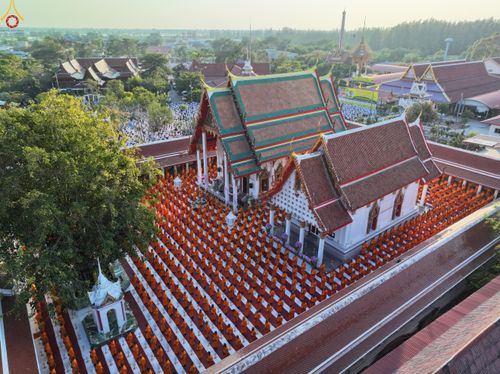 ภาพ No.293851:วันที่ 14 มกราคม พ.ศ. 2569 พิธีจุดประทีปถวายเป็นพุทธบูชา และบูชาธรรมมหาปูชนียาจารย์  ณ วัดสองพี่น้อง ต.ต้นตาล อ.สองพี่น้อง จ.สุพรรณบุรี ในโครงการธรรมยาตรา กตัญญูบูชา มหาปูชนียาจารย์ พระมงคลเทพมุนี(สด จนฺทสโร) พระผู้ปราบมาร อนุสรณ์สถาน 7 แห่ง ปีที่ 14