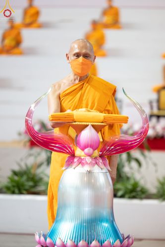 ภาพ No.52511:ประมวลภาพวันคล้ายวันเกิดครบรอบ 138 ปี พระมงคลเทพมุนี (สด จนฺทสโร) พระผู้ปราบมาร ชุดที่ 1