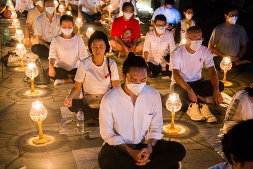 ภาพ No.46586:พิธีจุดโคมวิสาขประทีป วันวิสาขบูชา พ.ศ. 2565 ณ ประเทศอินโดนีเซีย