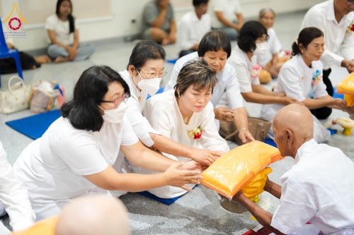 ภาพ No.341302:วันอาทิตย์ที่ 26 กรกฎาคม พ.ศ. 2569 ​โครงการอุปสมบทหมู่บูชาธรรมมหาปูชนียาจารย์ รุ่นที่ ๑ วัดกลางธนรินทร์ ต.บ้านแป้ง อ.พรหมบุรี จ.สิงห์บุรี