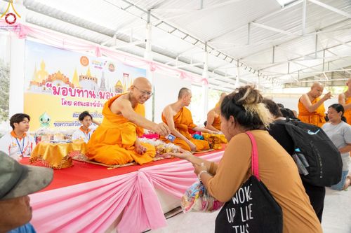 ภาพ No.111394:กิจกรรมงานวันเด็กแห่งชาติ รวมพลังเด็กเก่งและดี สร้างความดีสากล ปีที่ 6 ร่วมจัดโดย เทศบาลเมืองท่าโขลง พุทธสมาคมปทุมธานี องค์การบริหารส่วนตำบลคลองสาม ณ วัดพระธรรมกาย จ.ปทุมธานี วันที่ 13 มกราคม พ.ศ. 2567