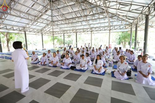 ภาพ No.152409:พิธีมอบสไบแก้ว โครงการอบรมอุบาสิกาแก้วจังหวัดบุรีรัมย์รุ่นที่ 1 วันที่ 6-8 กันยายน พ.ศ. 2567