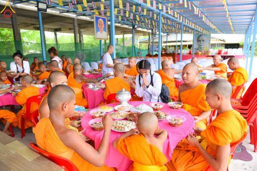 ภาพ No.138474:พิธีทอดผ้าป่าสามัคคี เพื่อสมทบทุนสร้างหอฉัน ๑๑๓ปี คุณยายอาจารย์มหารัตนอุบาสิกาจันทร์ขนนกยูง ครั้งที่ ๘ ในวันศุกร์ ที่ ๒๔ พฤษภาคม พ.ศ. ๒๕๖๗ ณ ศูนย์การศึกษาจอมบึง ต.รางบัว อ.จอมบึง จ.ราชบุรี