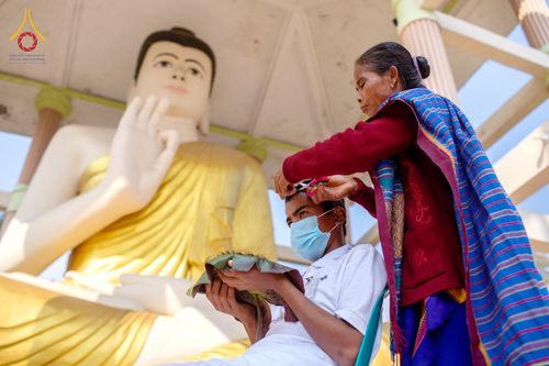 ภาพ No.75759:พิธีตัดปอยผม และ ปลงผมนาคธรรมทายาท ในโครงการบรรพชาสามเณรหมู่ครั้งที่ 3 วันที่ 9 กุมภาพันธ์ พ.ศ. 2566 ณ วัดเบงกาลี เมืองคากาจารี ประเทศบังกลาเทศ