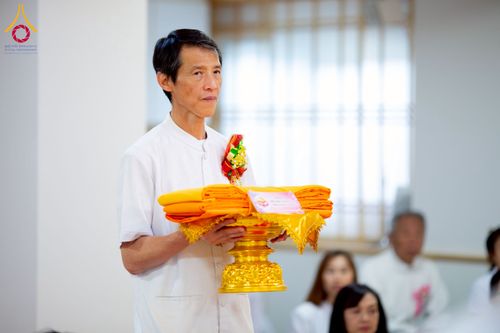 ภาพ No.221286:วันศุกร์ที่ 25 เมษายน พ.ศ. 2568 พิธีอัญเชิญรูปเหมือนพระมงคลเทพมุนี (สด จนฺทสโร) พระผู้ปราบมาร พิธีทอดผ้าป่าสามัคคี 25 ปี พิธีถวายสังฆทาน 15 วัด แด่เจ้าอาวาสภาคพื้นเอเชีย และแอฟริกา ในวาระครบ 25 ปี วัดพระธรรมกายโอซาก้า ประเทศญี่ปุ่น