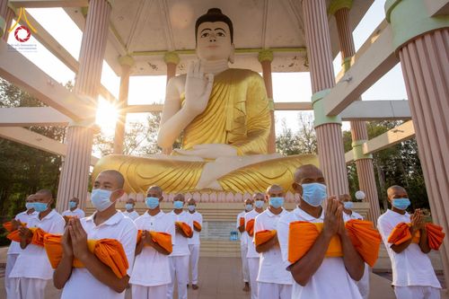 ภาพ No.75925:พิธีบรรพชาสามเณร ณ วัดปันชารี สันติปูร์ อรัญกฏิ เมืองคาร์กาชารี ประเทศบังกลาเทศ วันที่ 10 กุมภาพันธ์ พ.ศ. 2566