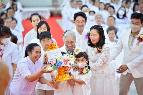 ภาพ No.230073:วันพฤหัสบดีที่ 26 มิถุนายน พ.ศ. 2568 พิธีทอดผ้าป่าฉลองอาคารชุดศูนย์ปฏิบัติธรรมน้ำใสใจสว่าง น้อมบูชาธรรมอายุวัฒนะมงคล 81 ปี หลวงพ่อธัมมชโย ณ ศูนย์ปฏิบัติธรรมน้ำใสใจสว่าง เขตบางกอกน้อย กรุงเทพมหานคร