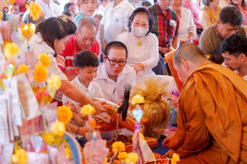 ภาพ No.260389:วันที่ 19 ตุลาคม พ.ศ. 2568 พิธีทอดกฐินสามัคคีทั่วไทย 30,000 วัด โดยคณะศิษยานุศิษย์ บูชาธรรม 81 ปี หลวงพ่อธัมมชโย ณ วัดไชยธาราราม ต.ฉลอง อ.เมืองภูเก็ต จ.ภูเก็ต