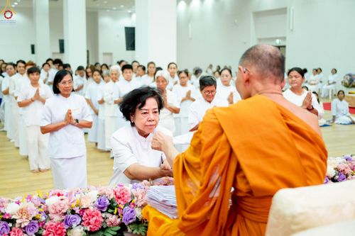 ภาพ No.242720:วันที่ 29-31 สิงหาคม พ.ศ. 2568 องค์กรภาคีเครือข่าย “บวร” (บ้าน-วัด-โรงเรียน-ราชการ) อ.คลองหลวง จัดบวชอุบาสิกาแก้ว ถวายพระราชกุศลแด่สมเด็จพระพันปีหลวง - กตัญญูบูชาแด่ผู้มีพระคุณ