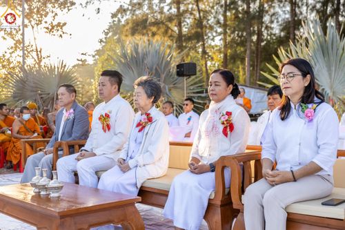 ภาพ No.103838:พิธีตักบาตรพระ 1,000 รูป ครั้งที่ 7 ถวายเป็นพุทธบูชา เพื่อช่วยเหลือคณะสงฆ์ 323 วัด 4 จังหวัดชายแดนภาคใต้ และถวายแด่คณะสงฆ์จังหวัดพิษณุโลก ณ ลานธรรมธุดงคสถานพิษณุโลก อ.วังทอง จ.พิษณุโลก วันที่ 24 ธันวาคม พ.ศ. 2566