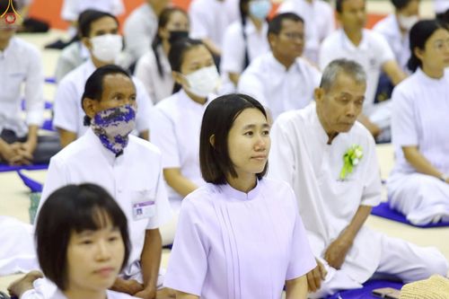 ภาพ No.233767:วันเสาร์ที่ 19 กรกฎาคม พ.ศ.2568 วันมหารำลึก ครั้งที่ 35 พิธีรำลึกถึงนักสร้างบารมี , พิธีสวดพระพุทธมนต์ , พิธีทอดผ้าบังสกุลและถวายไทยธรรม วัดพระธรรมกาย