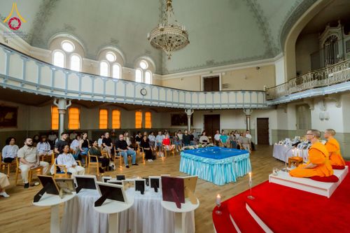 ภาพ No.232664:วันเสาร์ที่ 5 กรกฎาคม พ.ศ. 2568 Candlelight meditation & Vigil พิธีจุดเทียนให้สว่าง สู่ทางสงบ ณ วัดพระธรรมกายนอร์ธสวีเดน