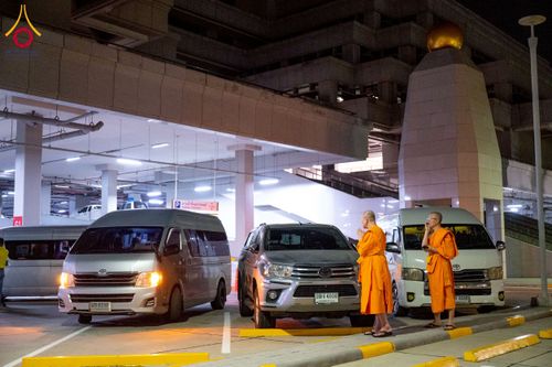 ภาพ No.222437:วันที่ 21 เมษายน พ.ศ. 2568 หลวงพ่อทัตตชีโวต้อนรับคณะสงฆ์ สปป.ลาว ณ อาคาร 100 ปี คุณยายมหารัตนอุบาสิกาจันทร์ ขนนกยูง วัดพระธรรมกาย