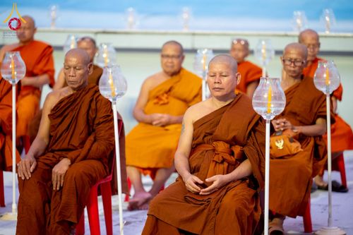 ภาพ No.266100:วันพุธที่ 5 พฤศจิกายน พ.ศ. 2568 (วันพระ ขึ้น 15 ค่ำ เดือน 12) พิธีจุดประทีปโคมลาน, โคมลอย และลอยกระทง ถวายประทีปเป็นพุทธบูชา สร้างความสว่างไสวให้กับแผ่นดินด้วยแสงธรรม ณ พุทธอุทยานนานาชาติ จังหวัดหนองคาย