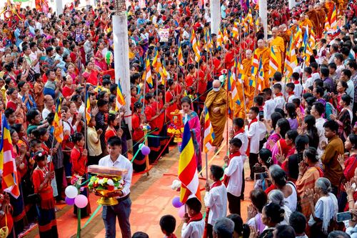 ภาพ No.261634:วันที่ 19 ตุลาคม พ.ศ. 2568 พิธีทอดกฐินสมทบ วัดกัลยาณมิตรต่างประเทศ บูชาธรรม 81 ปี หลวงพ่อธัมมชโย ณ วัดสารนาถ เมืองคาร์การชารี ประเทศบังกลาเทศ 