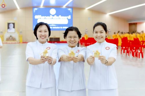 ภาพ No.246541:วันที่ 17 กันยายน พ.ศ. 2568 พิธีรับดวงแก้วนักเรียนบาลี "ดวงแก้วยกชั้นให้ลั่นจักรวาล" ณ ห้องเทวสภา วัดพระธรรมกาย