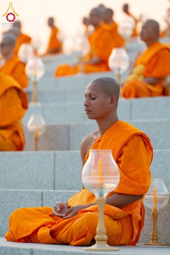 ภาพ No.207713:พิธีเวียนประทักษิณและจุดมาฆประทีป ในวันมาฆบูชา วันพุธที่ 12 กุมภาพันธ์ พ.ศ. 2568 ณ พระมหาธรรมกายเจดีย์ วัดพระธรรมกาย