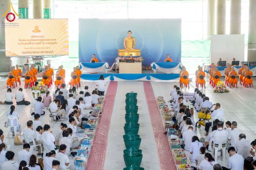 ภาพ No.229423:วันเสาร์ที่ 21 มิถุนายน พ.ศ. 2568 พิธีตักบาตรโครงการอุปสมบทหมู่ธรรมทายาท ระดับอุดมศึกษา รุ่นที่ 52 ภาคฤดูฝน ณ มหาวิหารคด คอร์ 9 วัดพระธรรมกาย