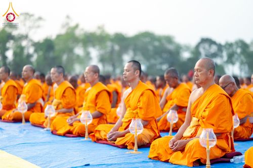 ภาพ No.132341:พิธีจุดโคมประทีปถวายเป็นพุทธบูชา ในโครงการบรรพชา 1,250 รูป ณ แดนประสูติ สวนลุมพินี ประเทศเนปาล วันที่ 17 มีนาคม พ.ศ. 2567