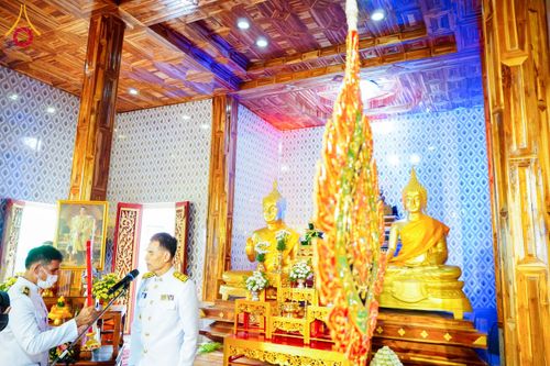 ภาพ No.146690:พิธีต้อนรับสัญญาบัตร พัดยศ ผ้าไตร ในโอกาสที่พระบาทสมเด็จพระเจ้าอยู่หัว ทรงพระกรุณาโปรดพระราชทานสัญญาบัตรตั้งสมณศักดิ์ พระวิมลศาสนวิเทศ (สำรวจ กมโล) เจ้าอาวาสวัดไทยนอร์เวย์ เป็นพระราชาคณะชั้นราช ในราชทินนามที่ “พระราชวชิรศาสนวิเทศ”