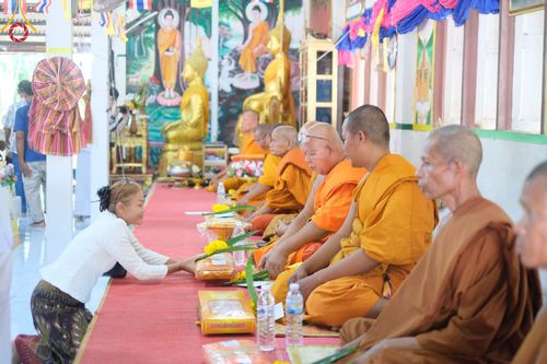 ภาพ No.168877:พิธีทอดกฐิน ณ วัดบ้านน้ำอ้อม จ.บุรีรัมย์ ในโครงการกฐินสามัคคีทั่วไทย 30,000 วัด บูชาธรรม 80 ปี หลวงพ่อธัมมชโย โดยคณะศิษยานุศิษย์วัดพระธรรมกาย วันที่ 23 ตุลาคม พ.ศ. 2567