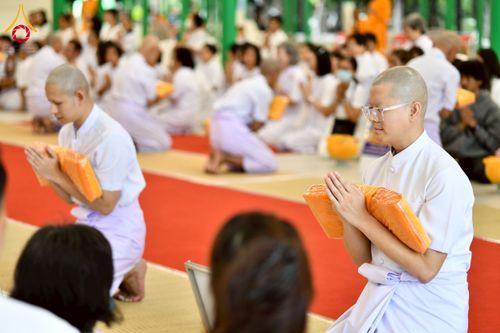 ภาพ No.256186:วันที่ 4 ตุลาคม พ.ศ. 2568 พิธีบรรพชาอุปสมบท  โครงการอุปสมบทหมู่บูชาธรรม 141 ปี  พระมงคลเทพมุนี (สด จนฺทสโร) ณ โบสถ์พระไตรปิฏก วัดพระธรรมกาย จ.ปทุมธานี
