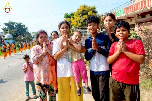 ภาพ No.212897:วันที่ 14 - 15 มีนาคม พ.ศ. 2568 คณะสงฆ์และสามเณรเดินธรรมยาตรา ในโครงการบวชสามเณรเนปาล 500 รูป ไปยังสถานที่รอบมายาเทวีและลุมพินีเกรด ณ ลุมพินี ประเทศเนปาล