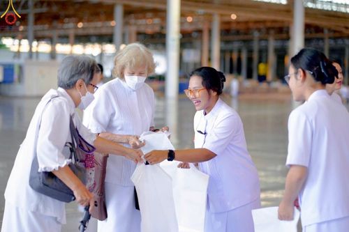 ภาพ No.150579:V.44 เพื่อพ่อ ภาพเตรียมงาน ปฎิบัติงาน ของเจ้าหน้าที่ อาสาสมัคร ทุกสถานะ เพื่อความสำเร็จ ในงานวันธรรมชัย วันอังคารที่ 27 สิงหาคม พ.ศ. 2567